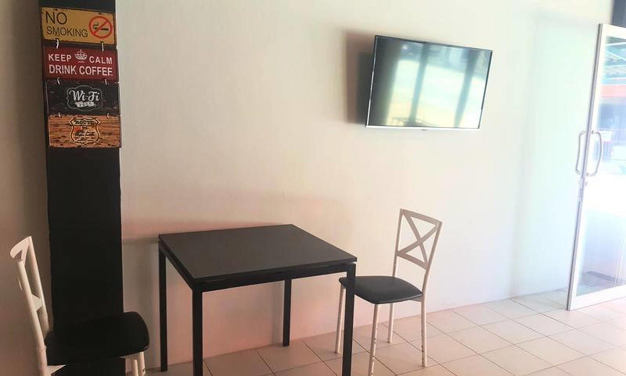 The Galiness International Backpacker Hostel Phuket パトン エクステリア 写真
