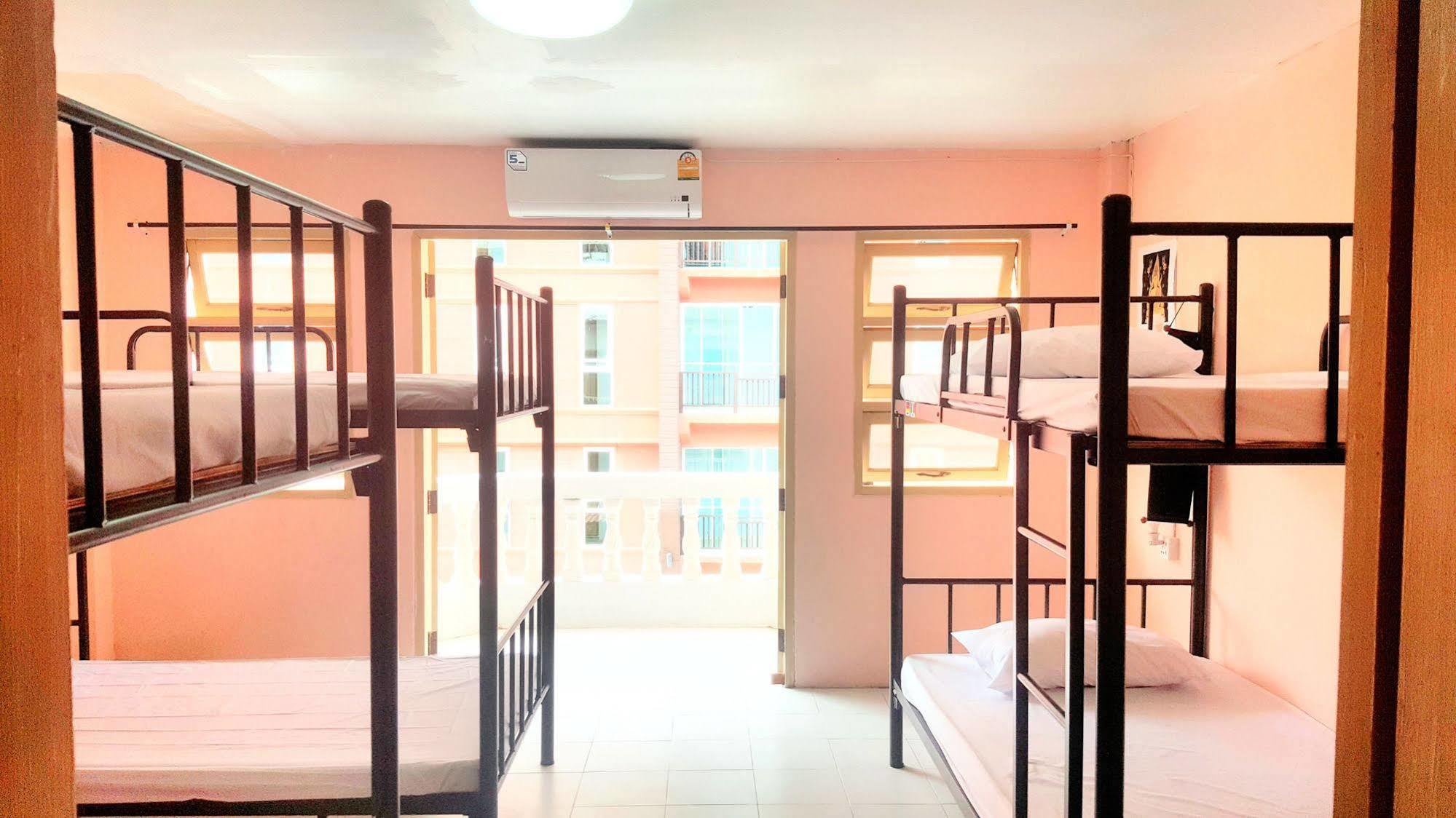 The Galiness International Backpacker Hostel Phuket パトン エクステリア 写真